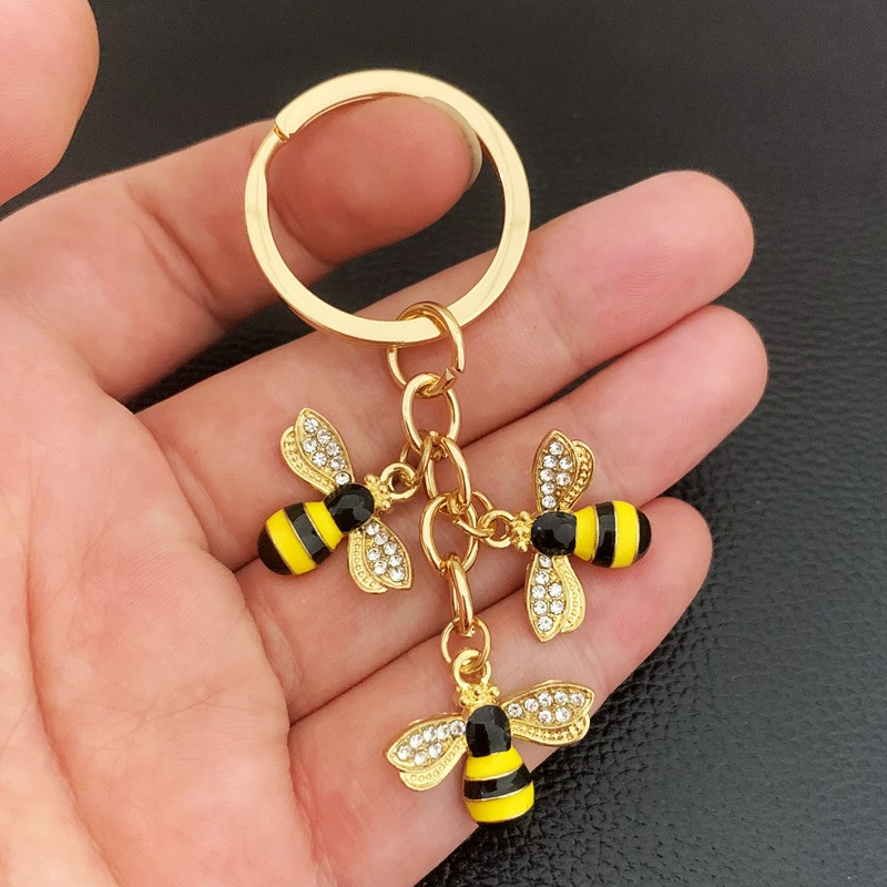 Porte-clés Abeille avec 3 abeilles volantes ailes strass