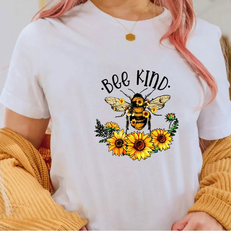 T-shirt Bee Kind abeille romantique