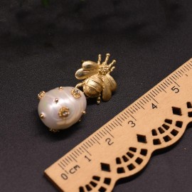 magnifiques boucles d'oreilles abeille  avec perle